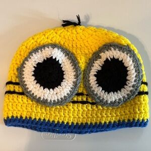 Minions Dispicable Me Hand Knit Patterned Beanie Hat EUC #1194